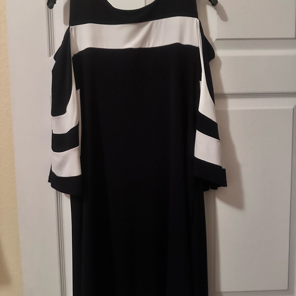 Nina Leonard Black & White Women's Dress - NWOT Size L